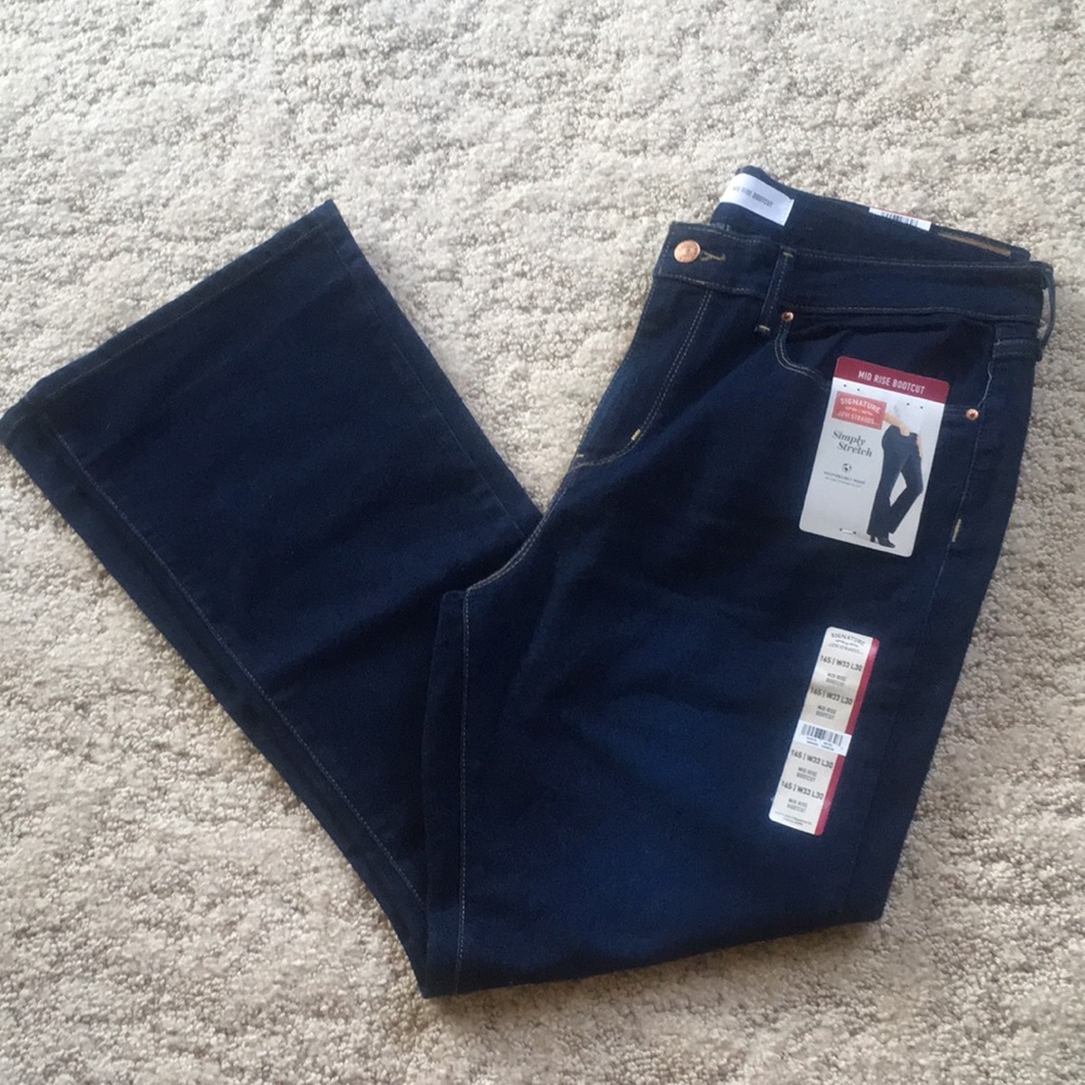 Mid Rise Boot Cut Levi’s 16S - Picture 2 of 8